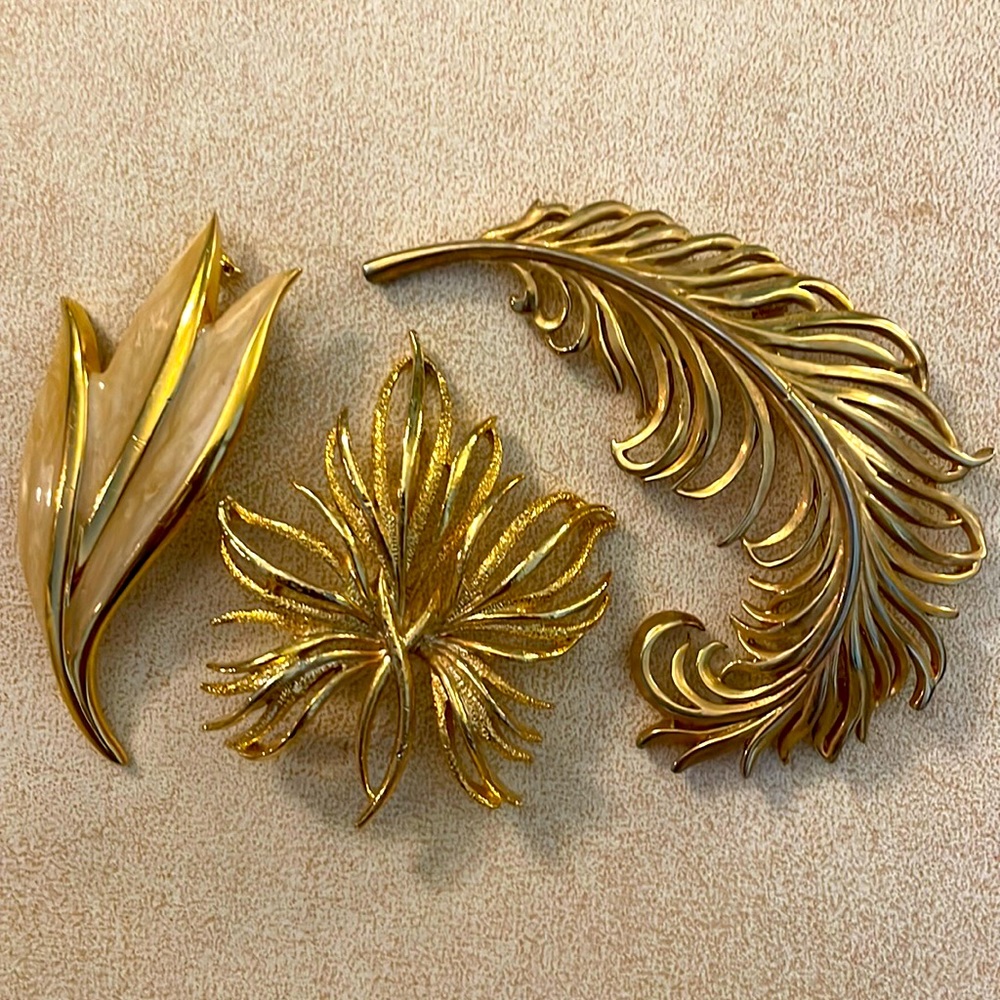 Vintage Gold Brooch Bundle